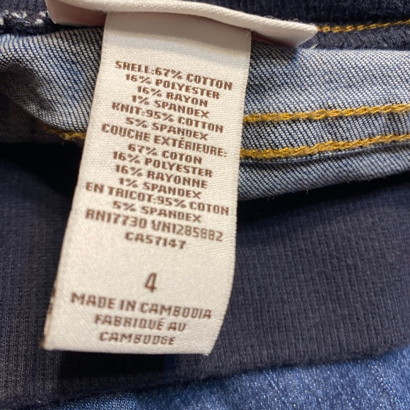 Liz Lange maternity jeans. Size 4. - Picture 4 of 9